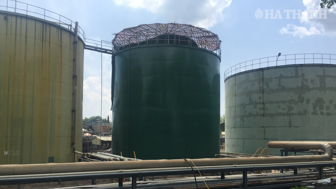 Ha Thanh on site rubber lining large tank (3)